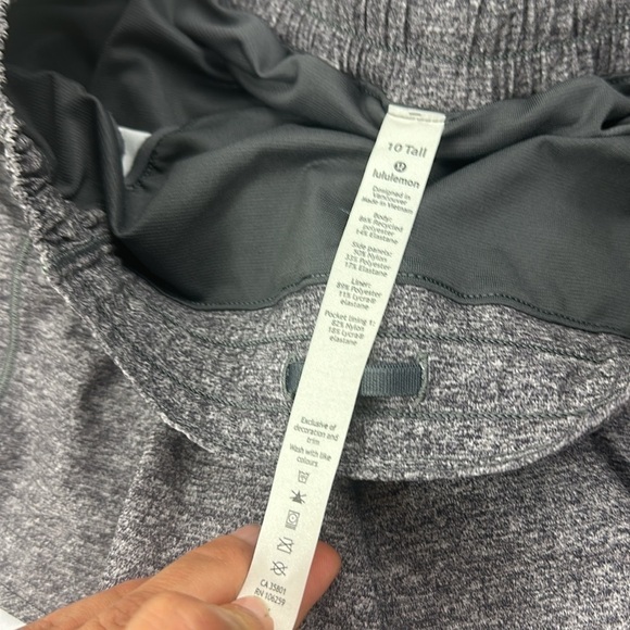 Lululemon Hotty Hot Short II *Long 4" Heather Lux Multi Black / Heathered Black - Picture 3 of 6